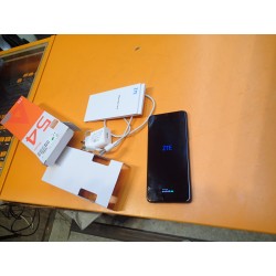 MOBILNÍ TELEFON