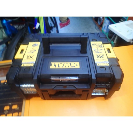 AKU ŠROUBOVÁK NA SÁDROKARTONY